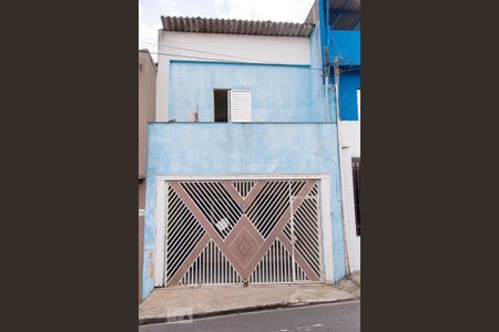 Casa à venda com 185m², 5 quartos e 3 vagas Casa à venda com 185m², 5 quartos e 3 vagasFachada