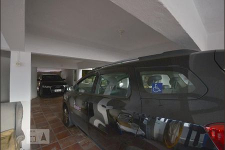 Casa à venda com 306m², 4 quartos e 4 vagasGaragem