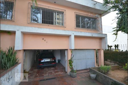 Casa à venda com 306m², 4 quartos e 4 vagasFachada