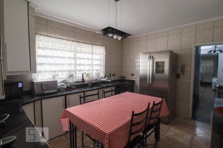Casa à venda com 250m², 4 quartos e 3 vagas Casa à venda com 250m², 4 quartos e 3 vagasCozinha