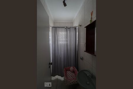 Casa à venda com 250m², 4 quartos e 3 vagas Casa à venda com 250m², 4 quartos e 3 vagasBanheiro