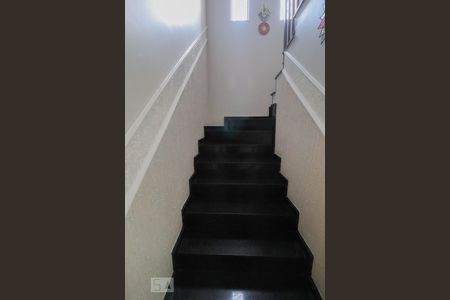 Escada de casa à venda com 4 quartos, 250m² em Vila Augusta, Guarulhos