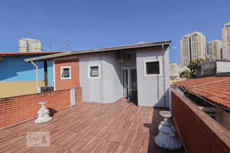 Casa à venda com 250m², 4 quartos e 3 vagas Casa à venda com 250m², 4 quartos e 3 vagasvaranda