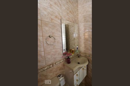 Casa à venda com 250m², 4 quartos e 3 vagas Casa à venda com 250m², 4 quartos e 3 vagasBanheiro da Suíte 2