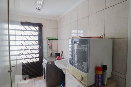 Casa à venda com 250m², 4 quartos e 3 vagas Casa à venda com 250m², 4 quartos e 3 vagasÁrea de Serviço
