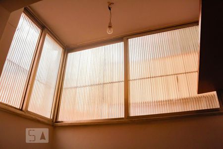 Apartamento à venda com 76m², 2 quartos e 1 vagaquarto de serviço