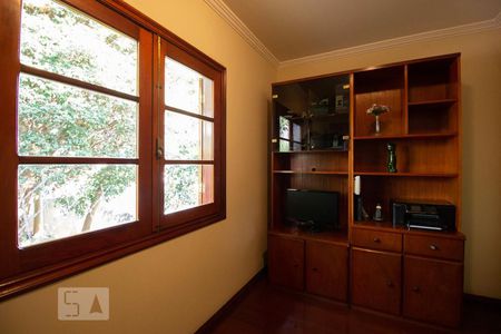 Casa à venda com 424m², 5 quartos e 5 vagas Casa à venda com 424m², 5 quartos e 5 vagasQuarto 3