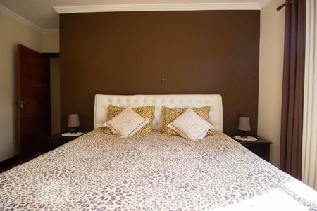 Casa à venda com 424m², 5 quartos e 5 vagas Casa à venda com 424m², 5 quartos e 5 vagasQuarto 1