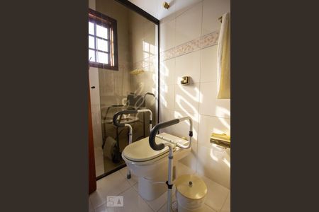 Casa à venda com 424m², 5 quartos e 5 vagas Casa à venda com 424m², 5 quartos e 5 vagasBanheiro 4