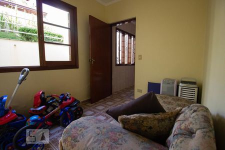 Casa à venda com 424m², 5 quartos e 5 vagas Casa à venda com 424m², 5 quartos e 5 vagasQuarto de Serviço