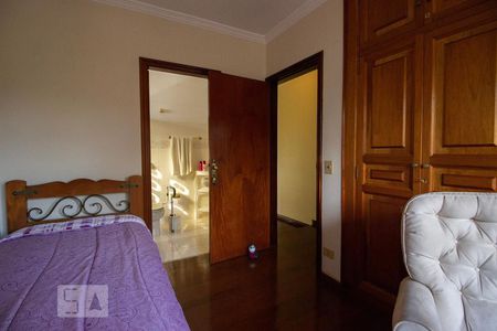 Casa à venda com 424m², 5 quartos e 5 vagas Casa à venda com 424m², 5 quartos e 5 vagasQuarto 5