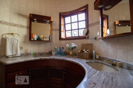 Casa à venda com 424m², 5 quartos e 5 vagas Casa à venda com 424m², 5 quartos e 5 vagasBanheiro 1