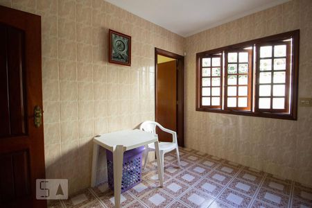 Casa à venda com 424m², 5 quartos e 5 vagas Casa à venda com 424m², 5 quartos e 5 vagasÁrea de Serviço