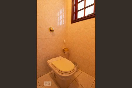 Casa à venda com 424m², 5 quartos e 5 vagas Casa à venda com 424m², 5 quartos e 5 vagasLavabo