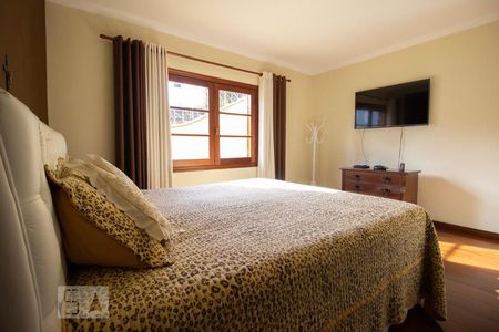 Casa à venda com 424m², 5 quartos e 5 vagas Casa à venda com 424m², 5 quartos e 5 vagasQuarto 1