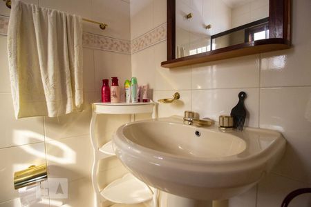 Casa à venda com 424m², 5 quartos e 5 vagas Casa à venda com 424m², 5 quartos e 5 vagasBanheiro 4