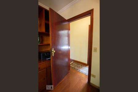 Casa à venda com 424m², 5 quartos e 5 vagas Casa à venda com 424m², 5 quartos e 5 vagasDetalhe Quarto 3