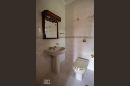 Casa à venda com 424m², 5 quartos e 5 vagas Casa à venda com 424m², 5 quartos e 5 vagasBanheiro 3