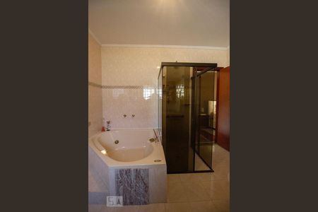 Casa à venda com 424m², 5 quartos e 5 vagas Casa à venda com 424m², 5 quartos e 5 vagasBanheiro 1