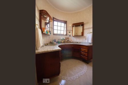 Casa à venda com 424m², 5 quartos e 5 vagas Casa à venda com 424m², 5 quartos e 5 vagasBanheiro 1