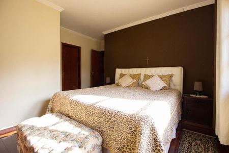 Casa à venda com 424m², 5 quartos e 5 vagas Casa à venda com 424m², 5 quartos e 5 vagasDetalhe Quarto 1