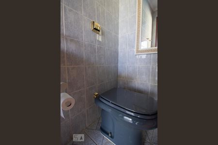 Casa à venda com 424m², 5 quartos e 5 vagas Casa à venda com 424m², 5 quartos e 5 vagasBanheiro