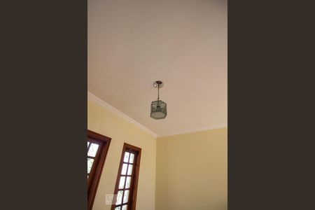 Casa à venda com 424m², 5 quartos e 5 vagas Casa à venda com 424m², 5 quartos e 5 vagasDetalhe Hall dos Quartos