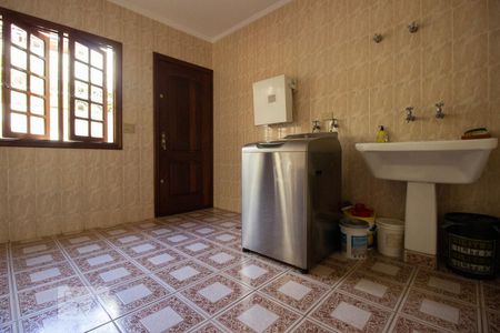 Casa à venda com 424m², 5 quartos e 5 vagas Casa à venda com 424m², 5 quartos e 5 vagasÁrea de Serviço