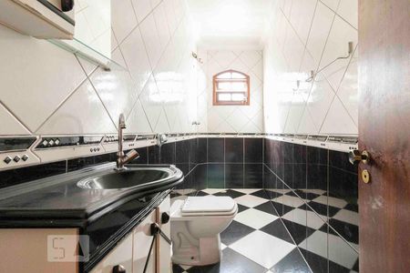 Casa à venda com 320m², 4 quartos e 2 vagas Casa à venda com 320m², 4 quartos e 2 vagasBanheiro Social