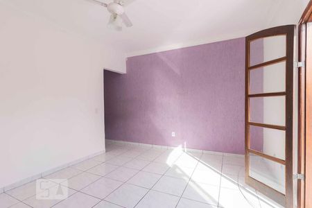 Casa à venda com 320m², 4 quartos e 2 vagas Casa à venda com 320m², 4 quartos e 2 vagasSuíte