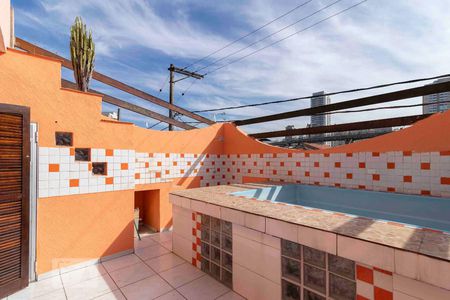 Casa à venda com 320m², 4 quartos e 2 vagas Casa à venda com 320m², 4 quartos e 2 vagasÁrea Externa - Piscina