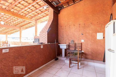 Casa à venda com 320m², 4 quartos e 2 vagas Casa à venda com 320m², 4 quartos e 2 vagasÁrea Externa - Terraço