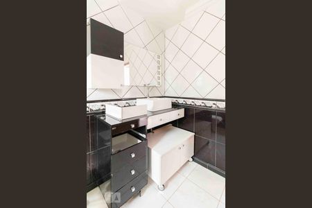 Casa à venda com 320m², 4 quartos e 2 vagas Casa à venda com 320m², 4 quartos e 2 vagasBanheiro da Suíte