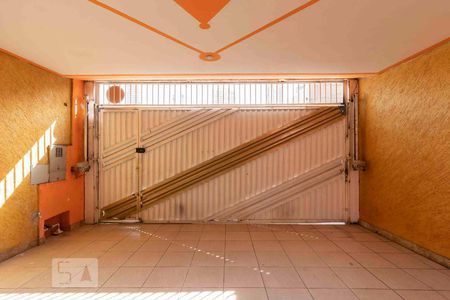 Casa à venda com 320m², 4 quartos e 2 vagas Casa à venda com 320m², 4 quartos e 2 vagasGaragem