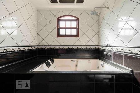 Casa à venda com 320m², 4 quartos e 2 vagas Casa à venda com 320m², 4 quartos e 2 vagasBanheiro da Suíte