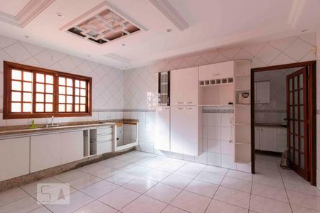 Casa à venda com 320m², 4 quartos e 2 vagas Casa à venda com 320m², 4 quartos e 2 vagasCozinha