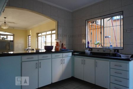 Cozinha - Armários de casa para alugar com 2 quartos, 147m² em Jardim Piratininga, São Paulo