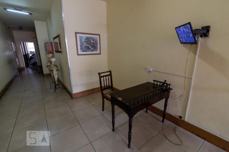 Apartamento à venda com 75m², 2 quartos e sem vaga Apartamento à venda com 75m², 2 quartos e sem vagaHall