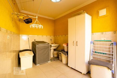 Casa à venda com 134m², 4 quartos e 2 vagas Casa à venda com 134m², 4 quartos e 2 vagasÁrea de Serviço