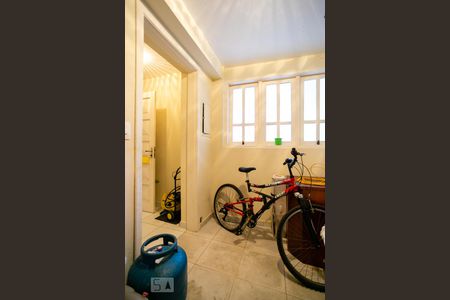 Casa à venda com 134m², 4 quartos e 2 vagas Casa à venda com 134m², 4 quartos e 2 vagasQuarto de Serviço