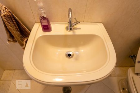 Lavabo de casa à venda com 4 quartos, 134m² em Parque Sao Domingos, São Paulo