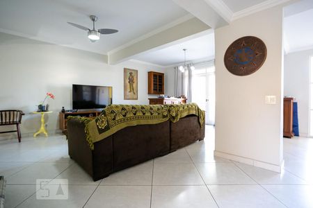 Sala de casa à venda com 4 quartos, 134m² em Parque Sao Domingos, São Paulo