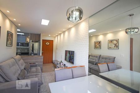 Sala de apartamento para alugar com 2 quartos, 50m² em Parque Rincão, Cotia