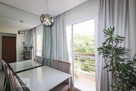 Sala de apartamento para alugar com 2 quartos, 50m² em Parque Rincão, Cotia