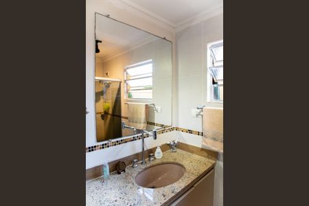 Casa à venda com 158m², 3 quartos e 2 vagasBanheiro 1