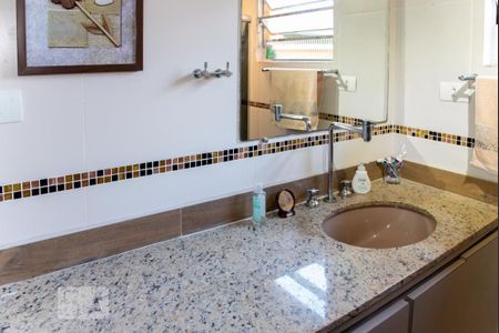 Casa à venda com 158m², 3 quartos e 2 vagasBanheiro 1