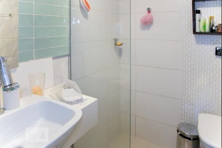 Casa à venda com 158m², 3 quartos e 2 vagasBanheiro 2