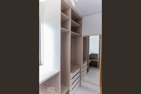 Apartamento para alugar com 80m², 3 quartos e 2 vagasCloset