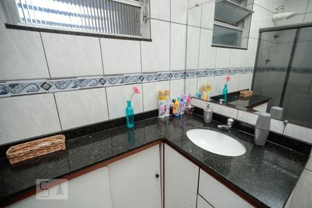 Apartamento à venda com 120m², 3 quartos e sem vaga Apartamento à venda com 120m², 3 quartos e sem vagaBanheiro