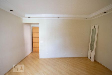 Apartamento para alugar com 74m², 3 quartos e 1 vagaSala